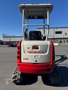 Miniexcavadoras TAKEUCHI TB216 2025: Excavadora de orugas de alta calidad para movimiento de tierras con motor, disponible ahora en stock. - Product Image 6