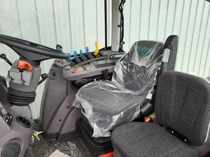 Abordable Kubota M6122 4WD Tracteur - Product Image 6