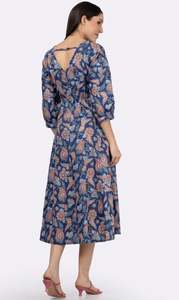 Robe brodée indienne faite à la main de qualité unique pour les femmes Robe respirante de style ukrainien décontractée à fleurs blanches - Product Image 2