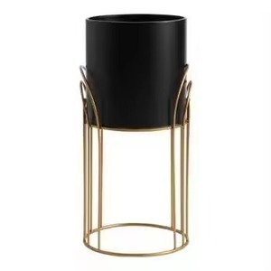 Juego de calidad premium de 2 macetas de metal para interiores modernas maceta dorada única con soporte dorado para jardín - Product Image 3