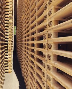 Palet de madera de pino macizo Euro EPAL de entrada de 4 vías, doble cara, resistente, grande, para transporte de carga industrial, palets EPAL - Product Image 5