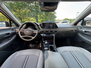 CLEAN usado 2020 Hy-u-n-dai So-n-a-ta SEL FWD - Product Image 3