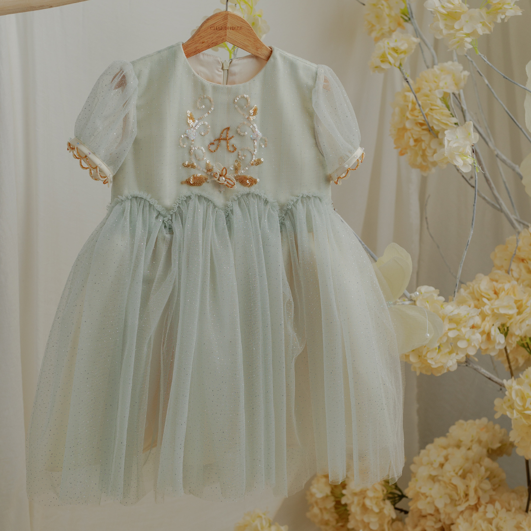 สีเขียวอ่อน