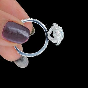 Anillo de aniversario de diamante de moissanita de corte ovalado de 3 quilates, regalo para mujer, oro blanco Halo, Plata de Ley 925 - Product Image 3