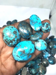 Turquoise Firoza de haute qualité, mélange naturel, cabochon, pierre précieuse en forme de poire, prix de gros, vente en vrac pour la fabrication de bijoux en Inde, 2024 - Product Image 2