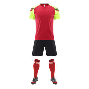 Fournisseur d'uniformes de football personnalisés, ensemble maillot et short de performance, léger, respirant, séchage rapide, pour clubs, écoles, gros volumes - Product Image 6