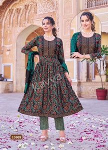 Fancy Collection Nayra Cut Kurtis avec Capsule Foil Print Top and Bottom Chanderi Sequence Dupatta set en vente en ligne - Product Image 2