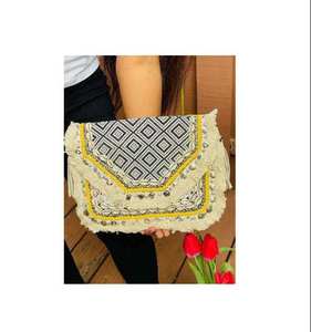 Nouvelle conception de sac à main en résine écologique pour femmes, avec forme personnalisée peinte à la main, pour la décoration de mariage et les cadeaux - Product Image 3