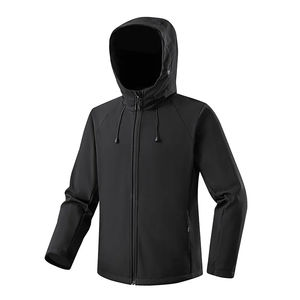 Veste imperméable personnalisable à coque souple, veste à capuche, résistante à l'usure et aux rayures, avec doublure en polaire ajoutée - Product Image 3