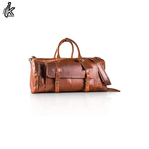 Sacs de sport de qualité supérieure, sacs de voyage en cuir véritable, taille cabine, unisexe, en vente - Product Image 2