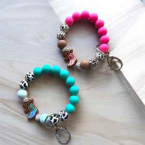 Porte-clés fait main avec perles en bois et anneau en acier inoxydable | Porte-clés coloré en perles de bois et acier inoxydable | VRNQ - Product Image 1