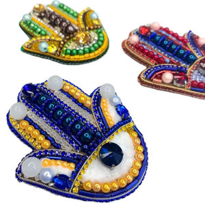 Llavero con bordado de cuentas de semillas con estilo hecho a mano Hermoso llavero con cuentas multicolor de la India - Product Image 1