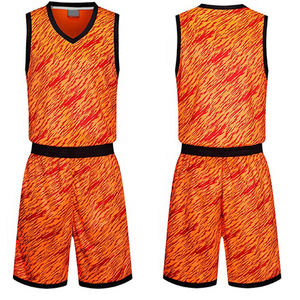 Conjunto de pantalones cortos deportivos y Jersey para hombre con estampado completo personalizado 2024, ropa de baloncesto personalizada de poliéster con diseño de logotipo de sublimación - Product Image 2