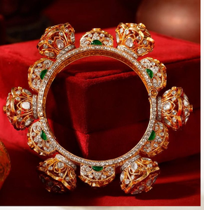 Bracelets en laiton filigranés exquis avec des centres de table en forme de fleurs. Chic. Disponible à prix de gros. - Product Image 5