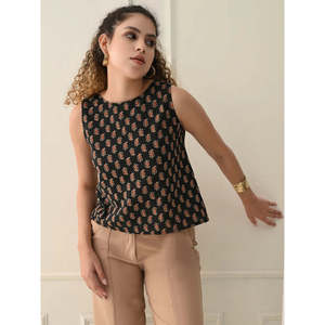 Top de verano negro étnico Kantha Stitches intrincados MOTIVOS DE Paisley estilo bohemio transpirable para un aspecto de espíritu libre atemporal - Product Image 2