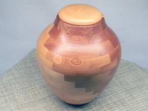 Urna de cremación de madera para cenizas humanas Urna de cremación de tamaño completo Urnas de entierro humano de madera torneada Suministros funerarios - Product Image 3