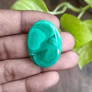 Top vente Flatback Cabochon naturel lisse ovale coupe vert Malachite poli fabrication de bijoux pierre en vrac quantité minimale de commande 100 pièces - Product Image 4
