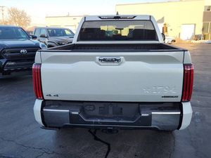 Autos Toyota Tundra 1794 Edition Hybrid 4x4 2026 en venta - Product Image 4