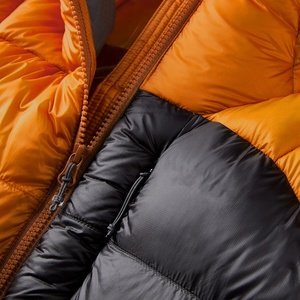 Chaqueta acolchada de lona de invierno personalizada para hombre con cuello levantado y logotipo en la parte delantera relleno de algodón premium a prueba de viento ligero - Product Image 2