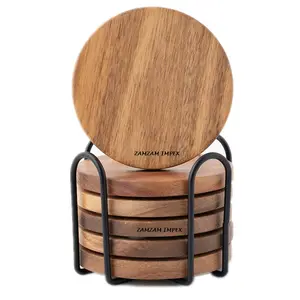 Juego de posavasos redondos de madera de acacia con almohadillas antideslizantes y soporte de metal Alfombrillas rústicas para bebidas para protección de mesa y decoración del hogar - Product Image 1