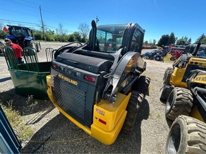 Cargadora Compacta Usada New Holland L320, Retroexcavadora, Motor FPT, Bomba KYB, Alto Momento de Carga, en Venta - Product Image 3