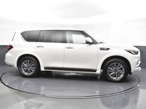 Infiniti QX80 Luxe 2023 Usado, en Excelentes Condiciones, Equipamiento Estándar y Confortable - Product Image 3