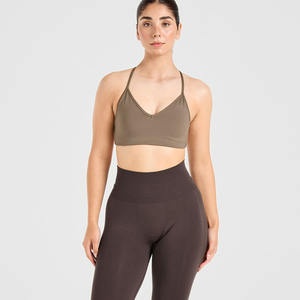 Soutien-gorge de sport croisé marron moka de haute qualité flatteur décolleté en V dos à bretelles et soutien-gorge de sport Fitness pour femmes adultes à impact élevé - Product Image 3