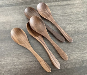 Cuillère en bois légère et durable adaptée à un usage quotidien dans la cuisine - Product Image 2