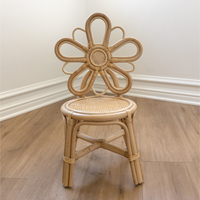 Chaise en bois pour bébés et enfants, design moderne fait main avec options personnalisables