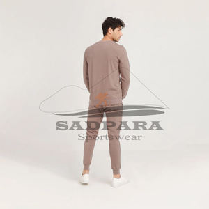 Conjunto de sudadera y pantalones de chándal unisex de algodón con capucha, chándal personalizado de dos piezas, patrón sólido para primavera - Product Image 6