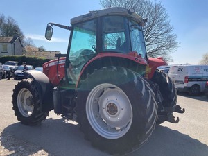 Tracteur agricole 4x4 Massey Ferguson 5460 70 CV à transmission par engrenages, haute productivité, vente en gros - Product Image 4