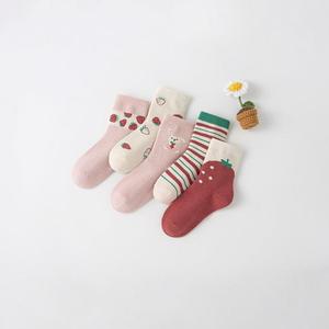 ODM personalizado cómodo transpirable algodón deportes lindo estilo fresa bebé niñas casual para invierno-diseño personalizado al por mayor - Product Image 1