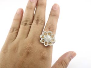 Anillo de Plata de Ley 925 con Racimo de Flores y Circonita Cúbica Hecha a Mano para Mujer - Product Image 6