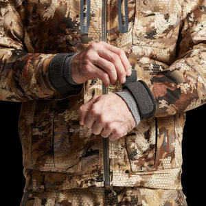 Veste de chasse imperméable professionnelle en softshell avec doublure isolante et motif camouflage coupe-vent pour une utilisation en extérieur par temps froid - Product Image 4