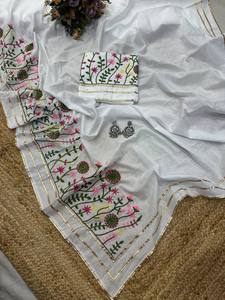 Sari blanc pur coton avec bordure en dentelle de broderie de fil coloré et chemisier sari brodé vêtements de mariage en gros - Product Image 6