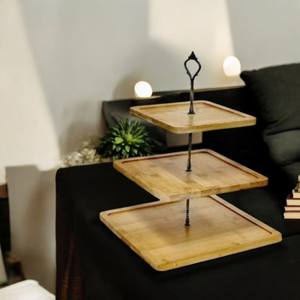 Présentoir à gâteaux en bois et en métal à 3 niveaux au design personnalisé pour l'hôtel Présentoir élégant de service de gâteaux et de biscuits - Product Image 5