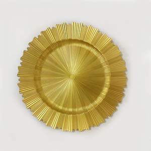 Plato de Presentación Dorado de Aluminio Pulido, Diseño Moderno y Elegante, Hecho a Mano, Forma Irregular, para Banquetes, Hoteles y Restaurantes - Product Image 3