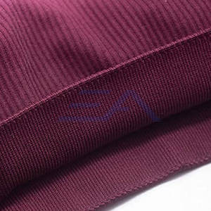 Conjunto de Yoga para Mujer Fabricado en Pakistán - Diseño Sólido con Logotipo Frontal, Transpirable y Ecológico, 2 Piezas, Uso en Exteriores, Poliéster/Spandex - Product Image 6