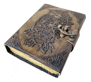 Diarios de cuero en relieve con atrapasueños y patrón de búho, cuadernos grandes de cuero vintage - Product Image 1