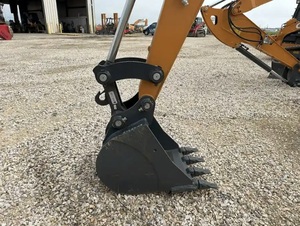 Miniexcavadora de cadenas CX33C usada de calidad 2024 con motor, bomba, caja de cambios y rodamientos de alta eficiencia en venta - Product Image 4