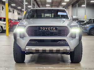 Toyota Tacoma 4WD Trailhunter Hybride 2.4 Cyl Automatique Pick-up d'occasion 2024 - Product Image 3