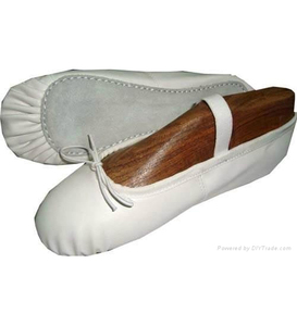 Precio al por mayor de las mujeres suaves zapatos de ballet de cuero genuino de color blanco para bailar-en venta - Product Image 1