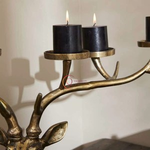 Candélabre en métal doré de conception créative décoration de mariage pot de bougie en aluminium à 6 bras avec une excellente qualité motif unique de nouveau look - Product Image 3