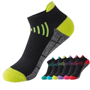 Chaussettes de sport personnalisées en gros avec logo – Chaussettes de compression unies pour le cyclisme, la course à pied et le football pour garçons - Product Image 6
