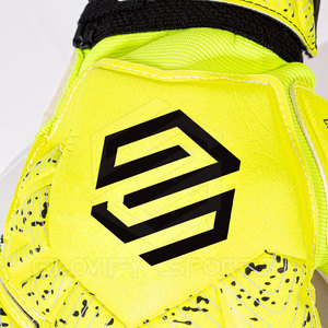 Gants de football de gardien de but fabriqués au Pakistan avec un service OEM Gants de football de gardien de but personnalisés - Product Image 4