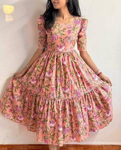 Hermoso vestido Maxi especial de verano con un estampado floral - Product Image 6