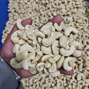 Núcleos de Anacardo 100% Naturales de Alta Calidad, Grado W320, Sin Tostar, Sin Sal, Listos para Comer, Disponibles en Envases a Granel, Refrigerio Saludable - Product Image 1