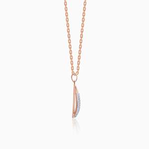 Colliers élégants en or rose avec pendentif en diamant à moustaches - Product Image 6
