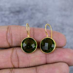 ต่างหูเงินแท้ 925 ชุบทอง ประดับพลอยเพอริดอทสีเขียวสวยงามทันสมัย งานแฮนด์เมด ทรงเล็ก เหมาะเป็นของขวัญสำหรับแฟนสาวในงานปาร์ตี้ - Product Image 2