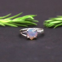 Bague artisanale en argent sterling 925 plaqué or/argent avec opale de feu brute, sertie à griffes, luxe antique, naturelle et non taillée